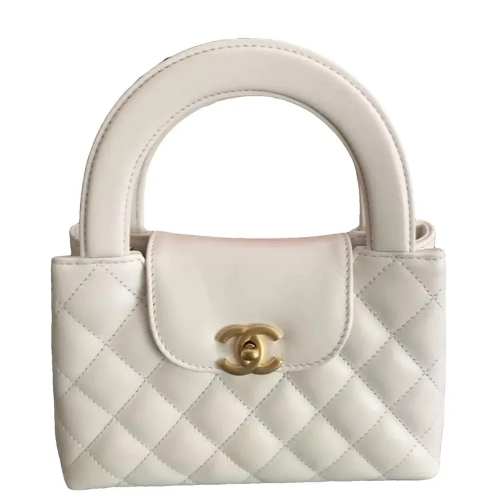 Chanel Ivory Quilted Mini Bag - Picture 2 of 4